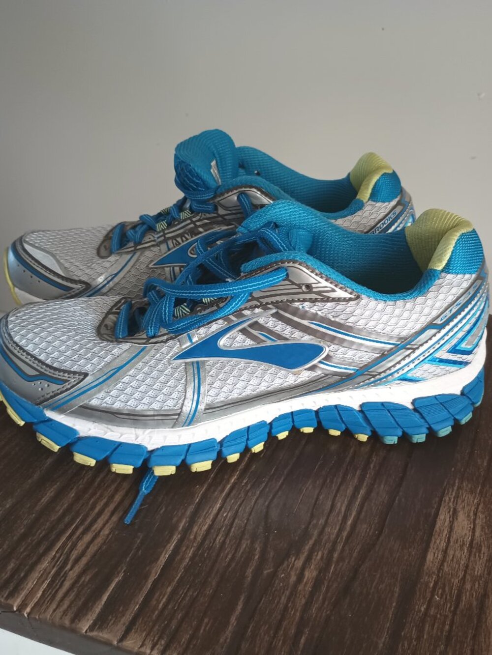 Brooks Adrenaline GTS 15 Blue Gray Running Shoes Sneakers Size 8